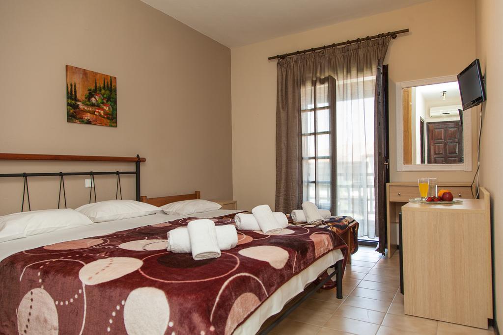 Bellagio Hotel Fourka Habitación foto